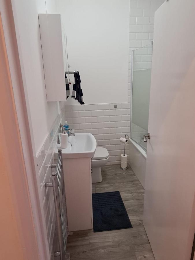 Centrally Located, Comfortable Apartment Near Station, Beach And North Laines Brighton Екстер'єр фото